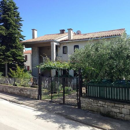 Guest House Slavica Pula Exterior photo